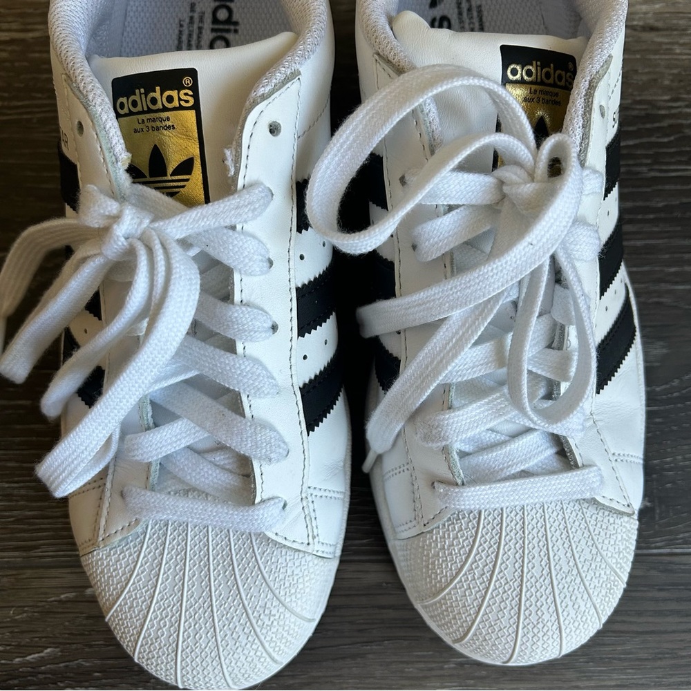 Adidas Superstar Black and White Sneaker Size 9 - Picture 4 of 10